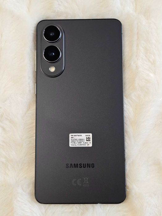 Samsung S25 Edge 12/256 31 цикл зарядки. Для України і для Европи.
