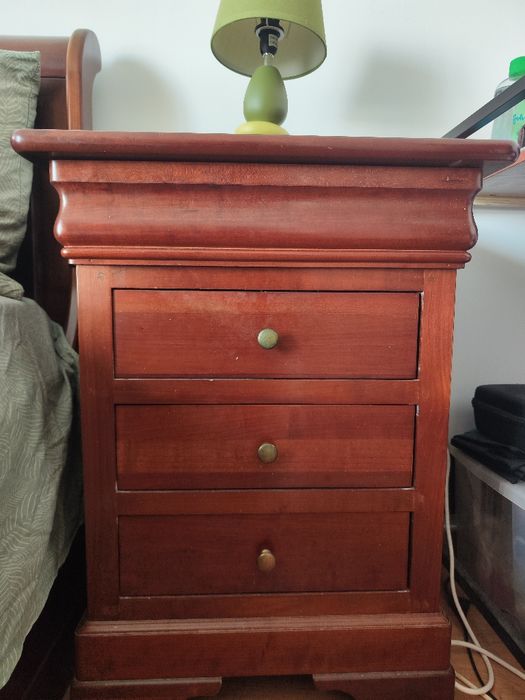 Cama de  Casal  com mesas de Cabeceira