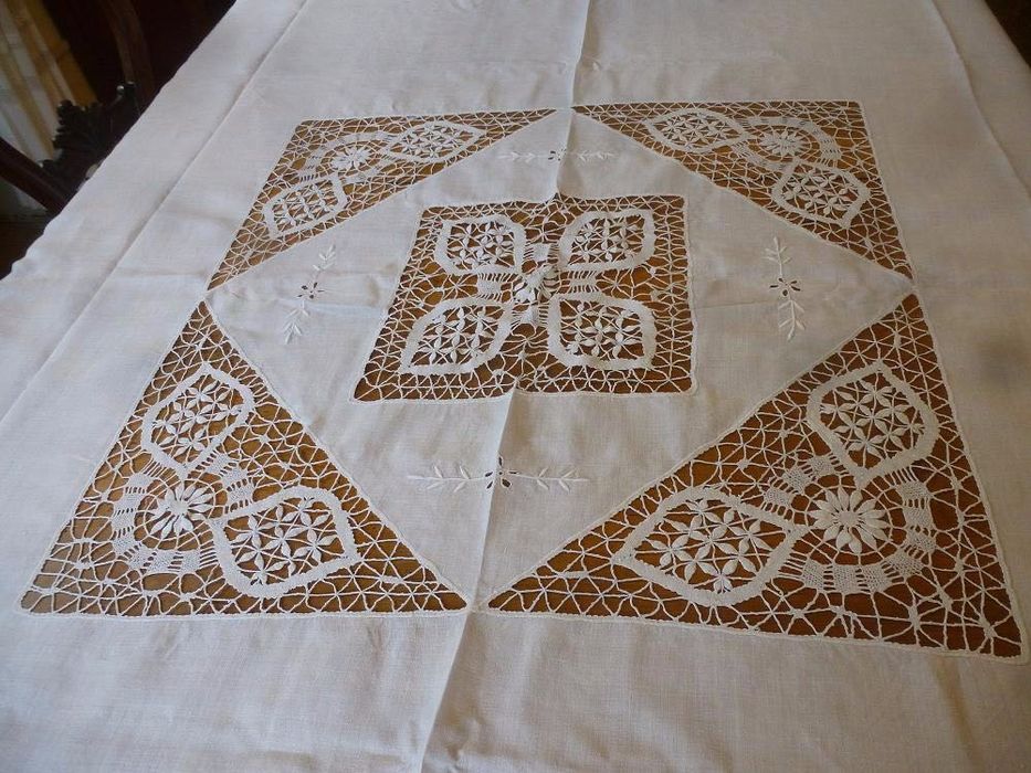 Toalha de Mesa (renda de bilros), do século XIX