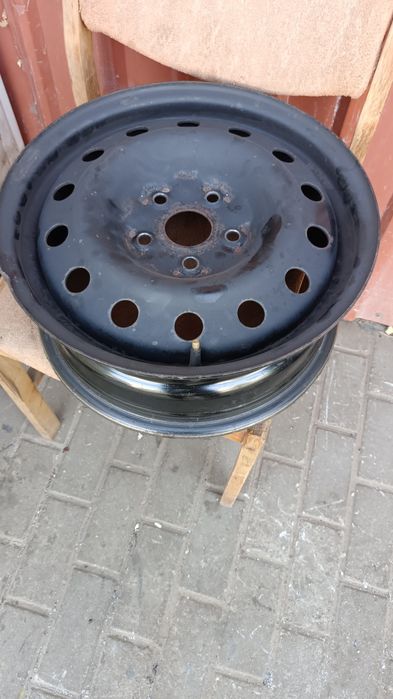 Диски 16  б.у в хорошем состоянии