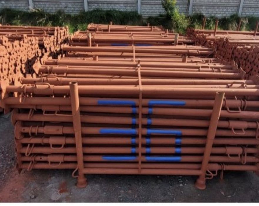 Stemple L-360 100 szt. i dźwigary 190 mb