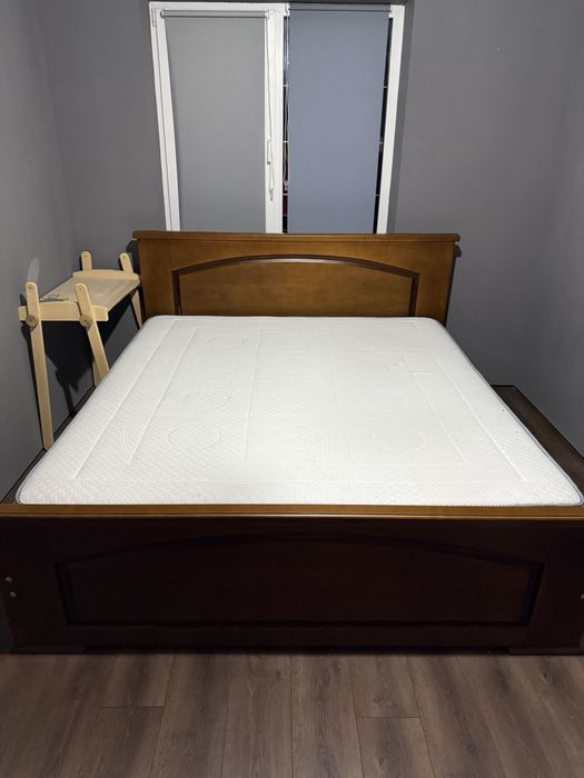 Продається деревʼяне ліжко ручної роботи з ортопедичним матрасом