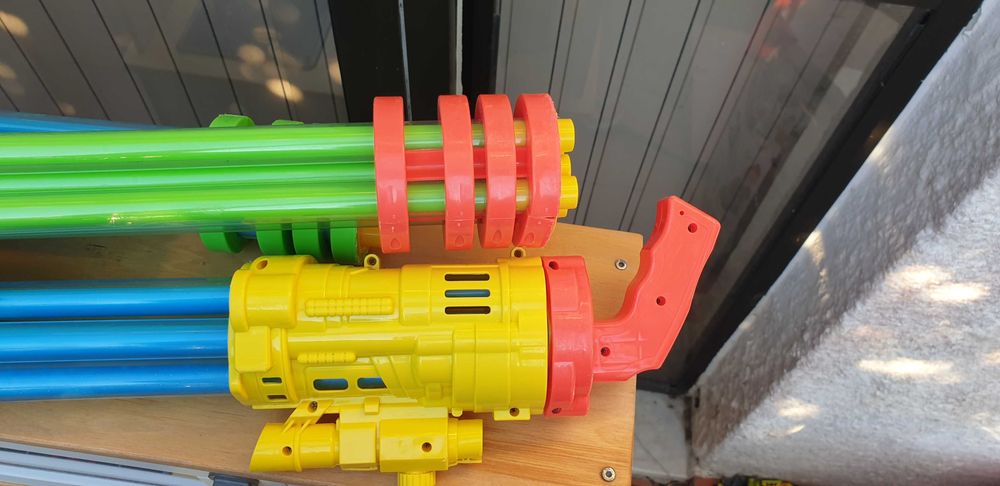 Bisnagas (pistolas de água)