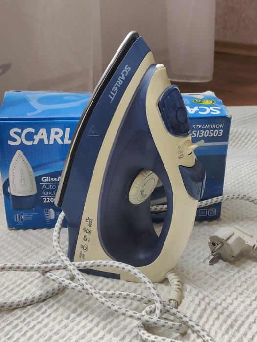 Праска Scarlett SC-SI30S03