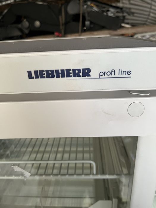 Lodówka chłodziarka witryna gastronomia apteka liebherr profi line