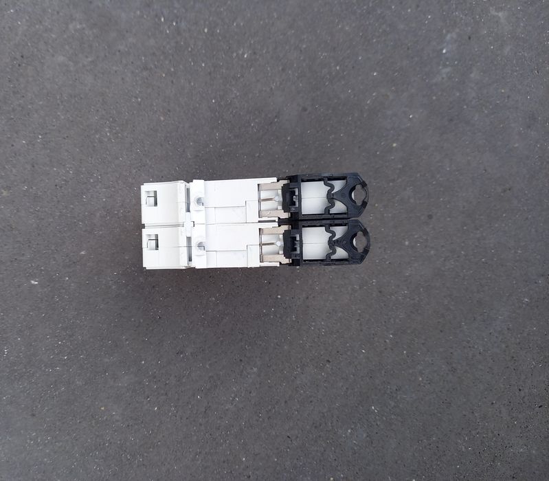 Disjuntor duplo    .