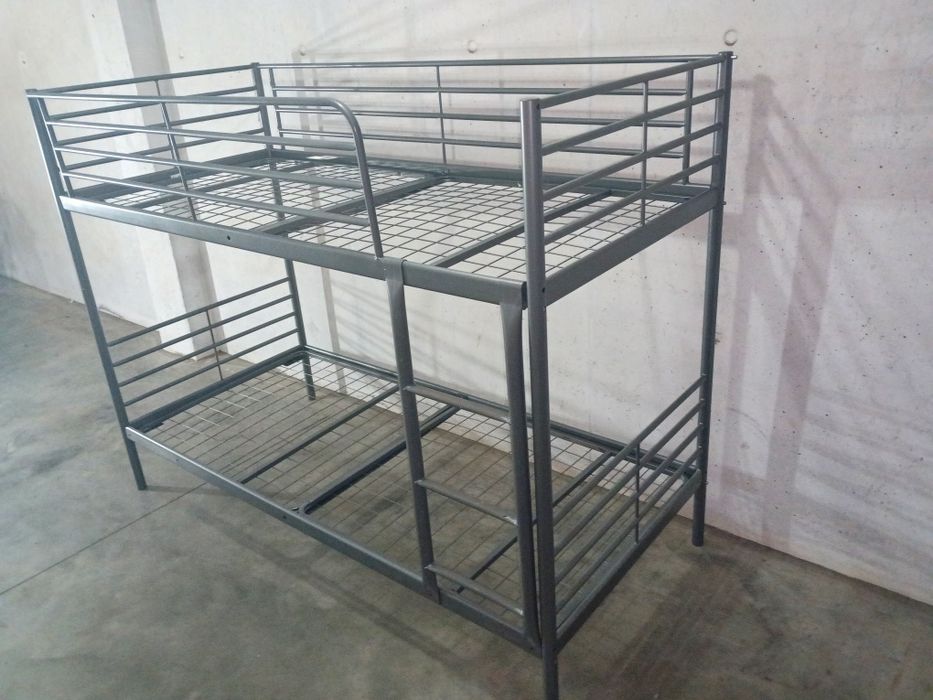 Beliche cama solteiro estrutura metálica resistente, com colchões em e