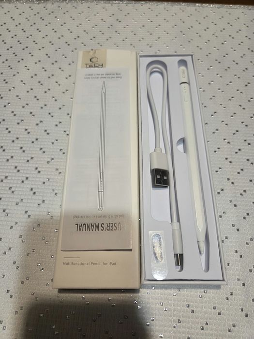 iPad Air 5. generacji 64 GB + etui + NOWY rysik
