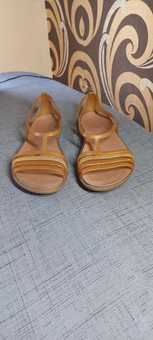 Iconic crocs comfort