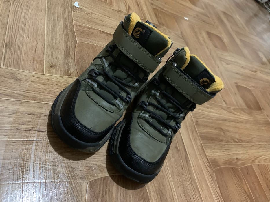 Зимове дитяче взуття