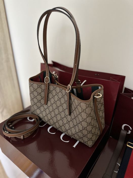 Сумка гучі гучи gucci emblem medium tote bag