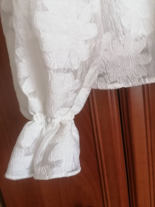Śliczna biała bluzka