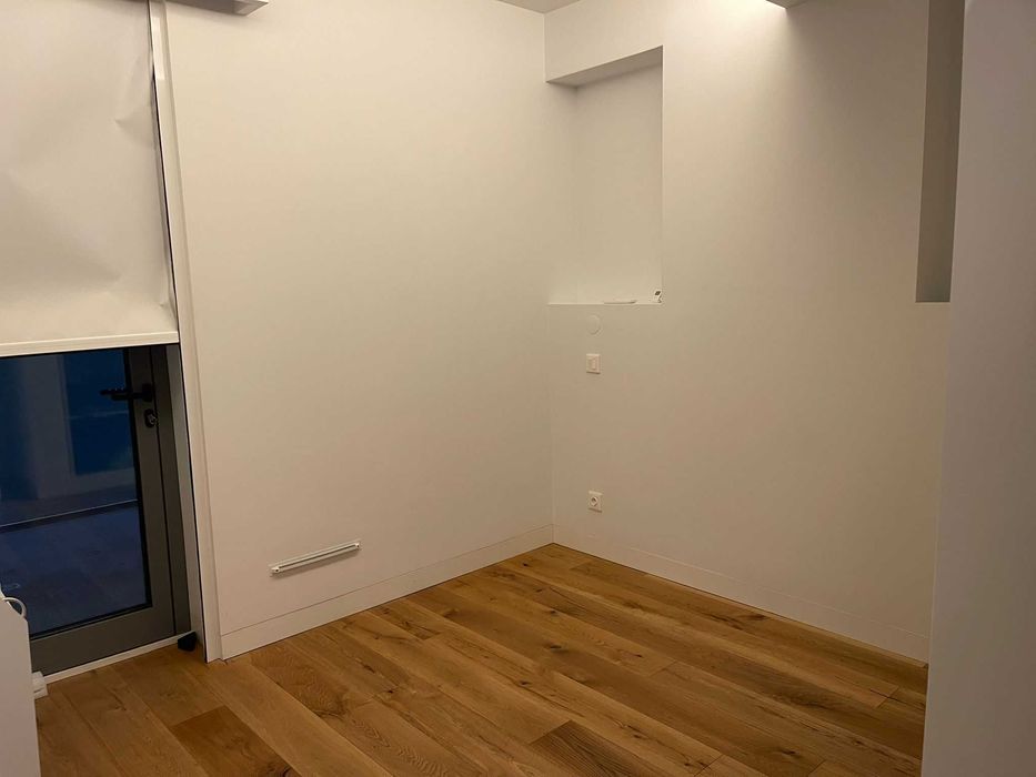 Arrenda T2 com 2 lug de garagem e arrecadação