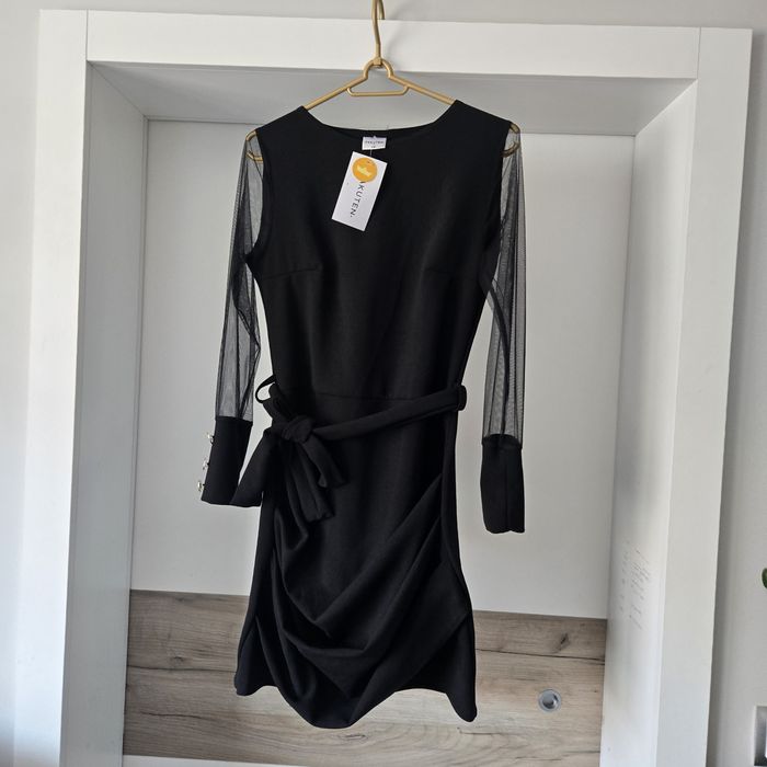 Czarna elegancka sukienka Pakuten S/M
