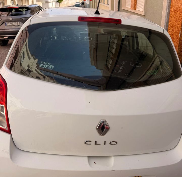Carro Renault Clio
