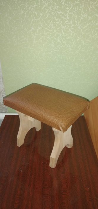 Стільчик  дитячий  для маленької  дитинки.