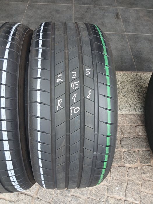 2 pneus 235 45 r18 tesla T0 Bridgestone