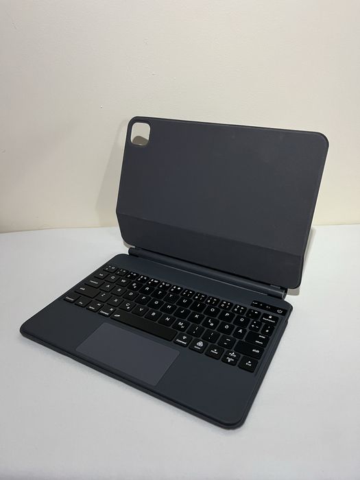 Klawiatura do iPad 10.9 / iPad Pro 11 (b. dobry stan)
