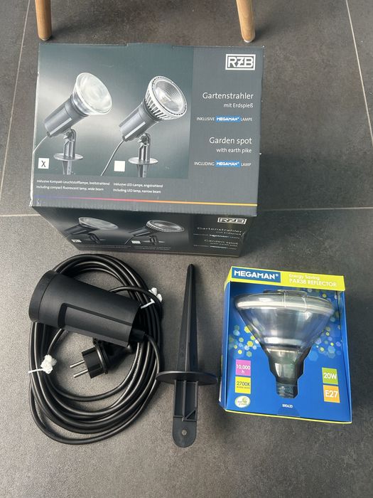 Lampa ogrodowa MEGAMAN