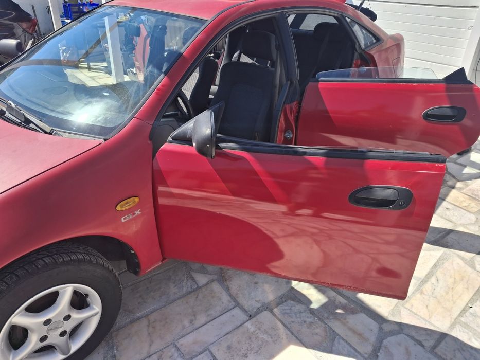 MAZDA 323 F  1995