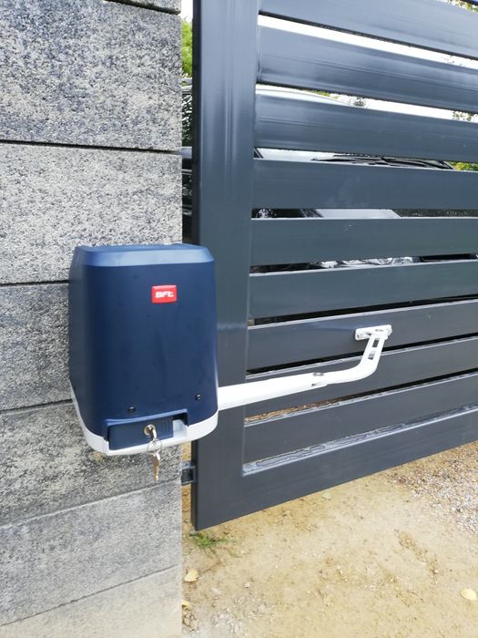 Montaż automatyka bram alarm kamery domofon instalacja wideodomofon