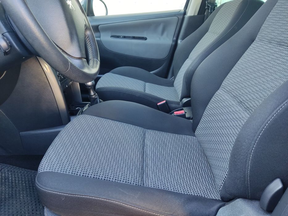 Peugeot 207sw  2011 рік 1,6 бензин