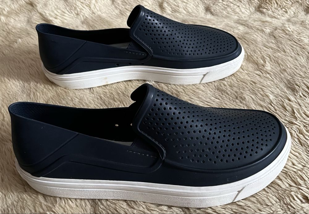 Półbuty wsuwane Crocs Iconic comfort 41 dł.27 cm.