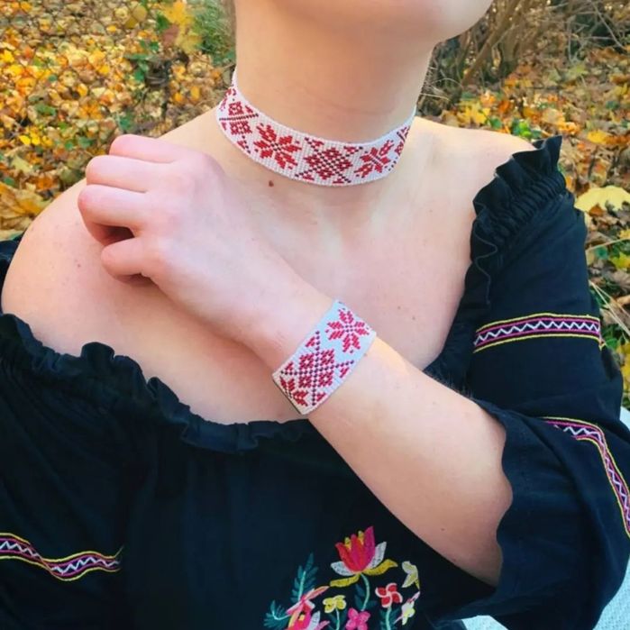 Комплект прикрас чокер та браслет з бісеру ручної роботи