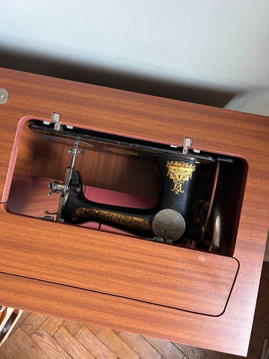 Máquina Costura Singer Vintage com Móvel - Funcional - Anos 50