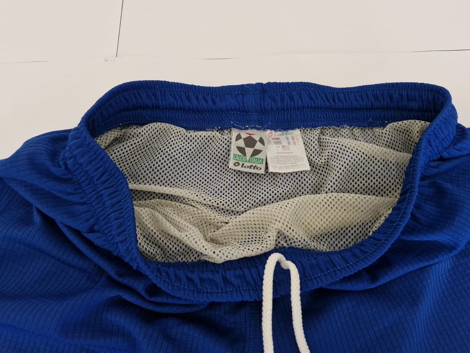 Calções desporto azuis da Lotto