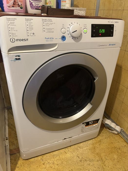 Maquina de lavar e secar roupa