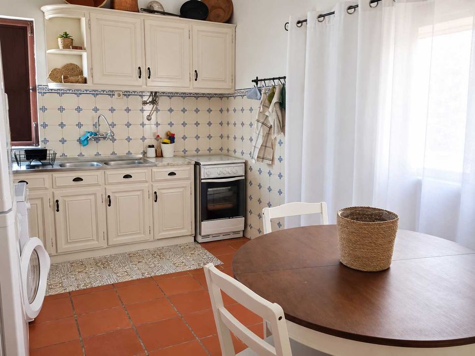 2 Quartos Individuais exclusivamente a Professores(as) – Moura 280/300
