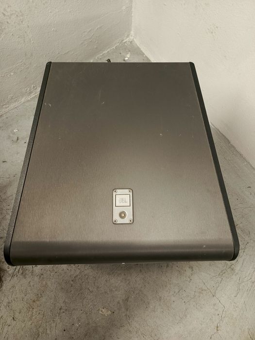 Bezprzewodowy subwoofer JBL