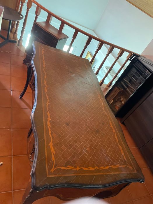 Mesa antiga para colecionador