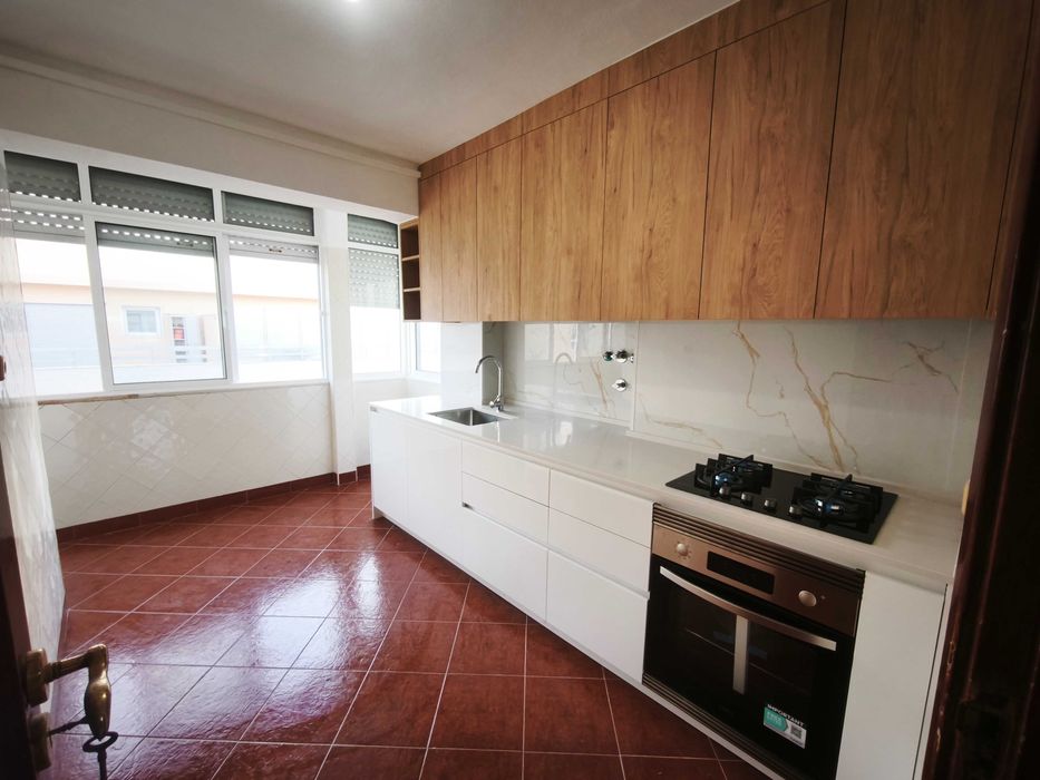 Apartamento t2 à venda na Rua Actriz Maria Matos — Benfica, Lisboa