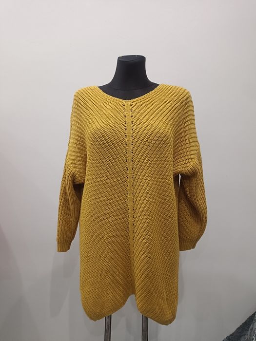 Musztardowy sweter