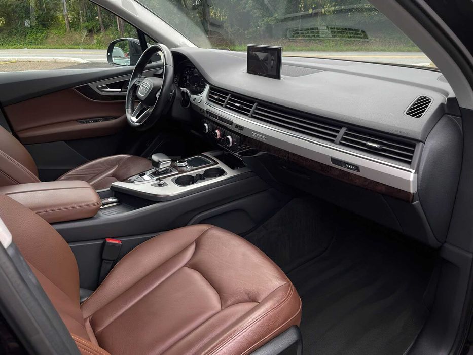 Audi Q7 45 TFSI quattro Premium Plus      2019