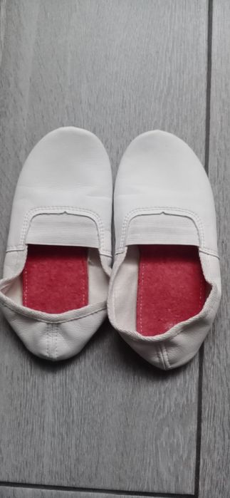 Чешки білі,  шкіряні