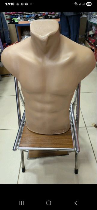 Манікени чоловічі ,малий 50 гр  є  20шт ,веикий 300 гр  є 2 шт