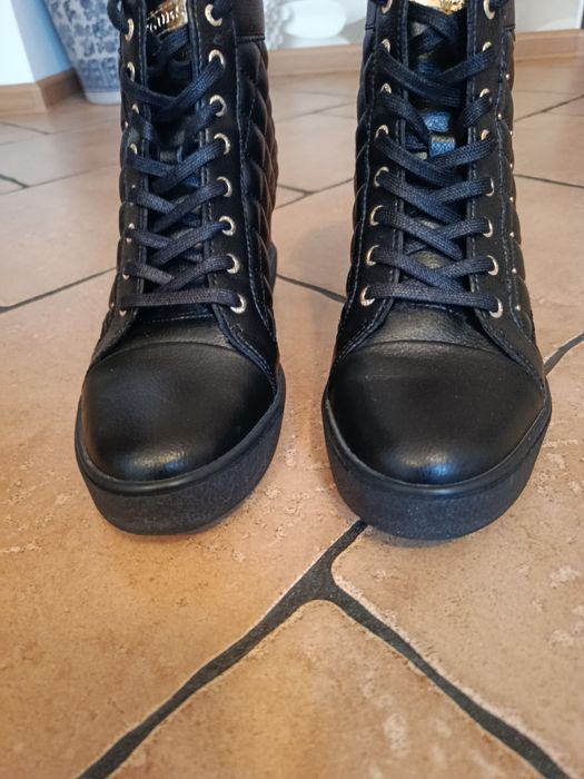 Buty sneakersy Guess 41