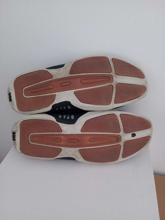 Buty damskie sportowe Helly Hansen wodoodporne rozmiar 37