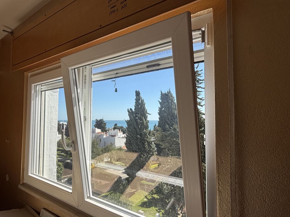 Janela em PVC com vidros duplos