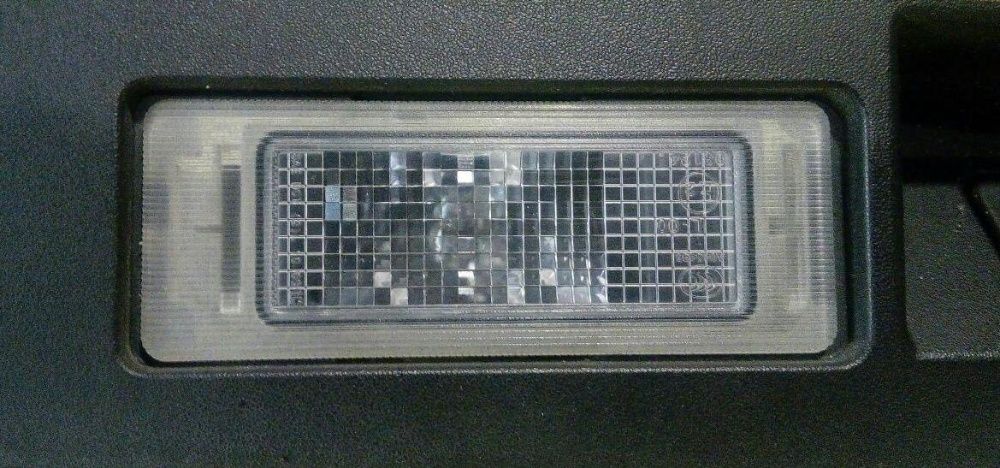 Фонарь подсветки номерного знака Chevrolet Bolt OEM GM#13502178