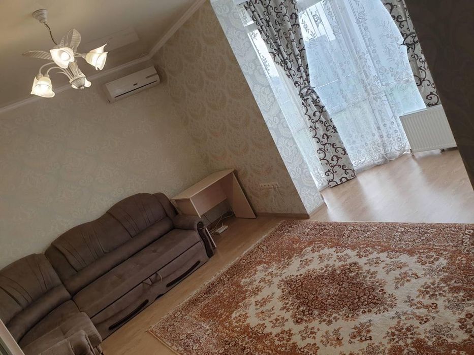 Оренда однокімнатної великої квартири в новобудові. ЖК премьер холл