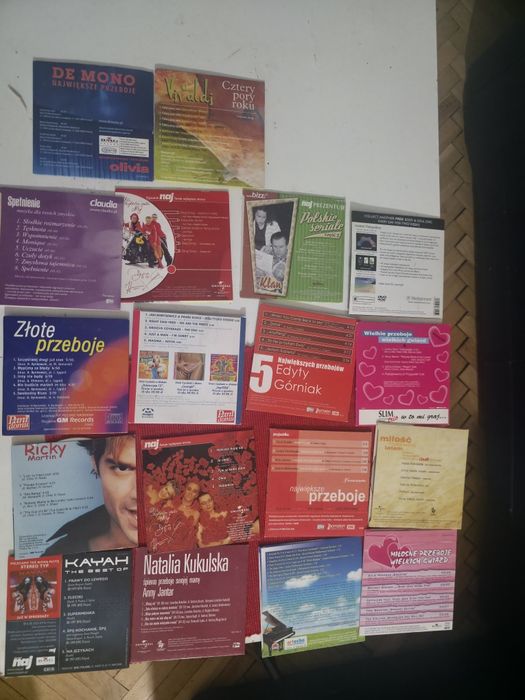 Zestaw płyt CD – polska muzyka, wydania prasowe z lat 2000–2004

Unika