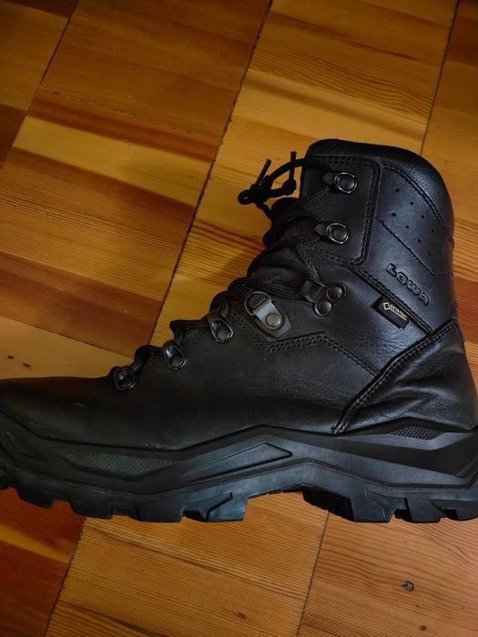 Продам черевики "Lowa" чоловічі