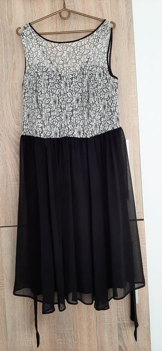 Sukienka czarno-biała Dorothy Perkins EU 46/UK18