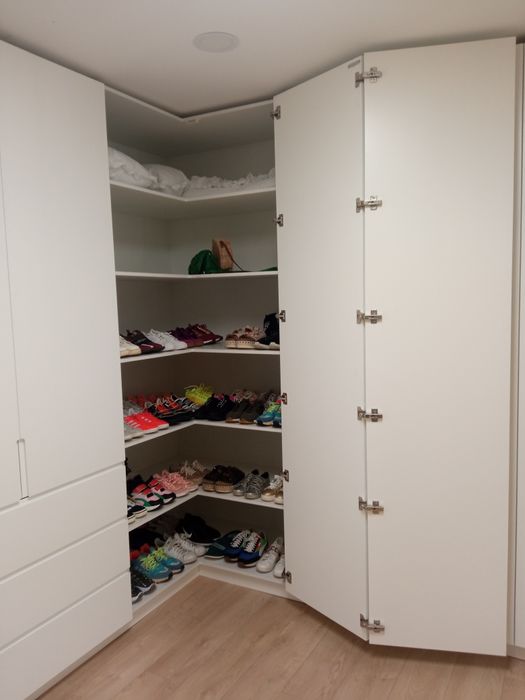 Cozinhas por medida, roupeiros.