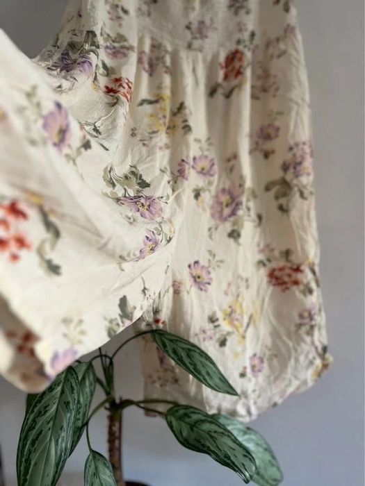 Macacão floral 44 bege fluido verão elegante