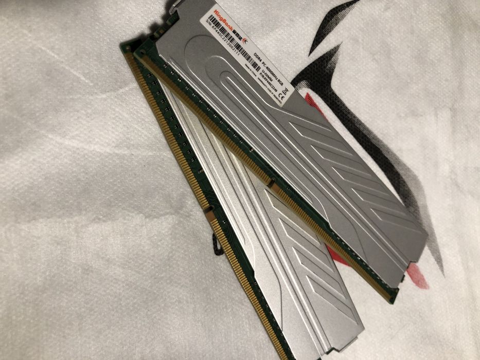 Пять DDR 4 4000MHz KingBank для пк по 8Gb